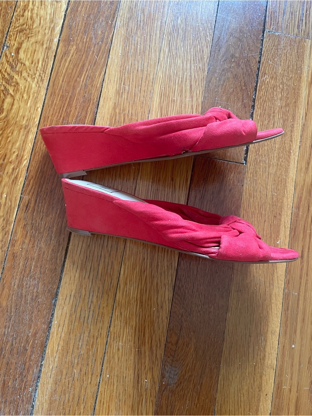Lord & Taylor Coral-Red Knot Slide Mules - Picture 3 of 4